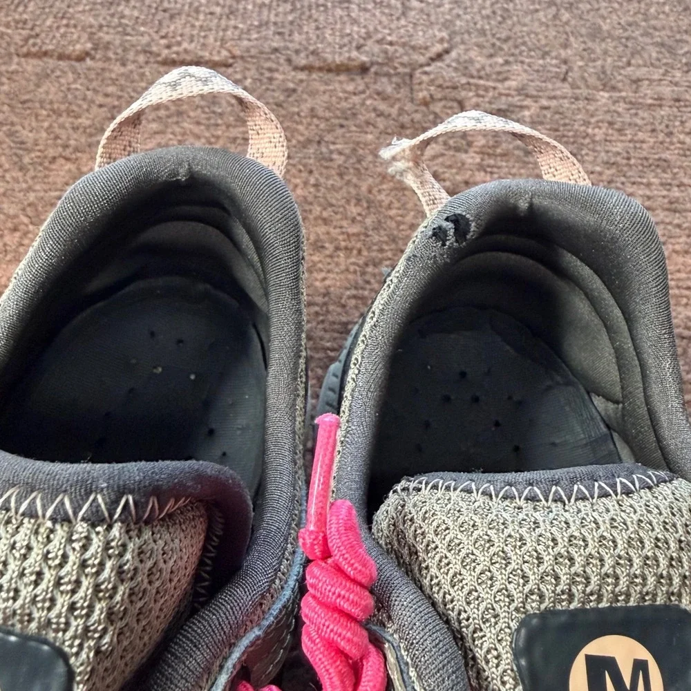A- Merrell All Out Blaze Sieve Womens Hiking Shoes Grey Pink J033884 Size 9